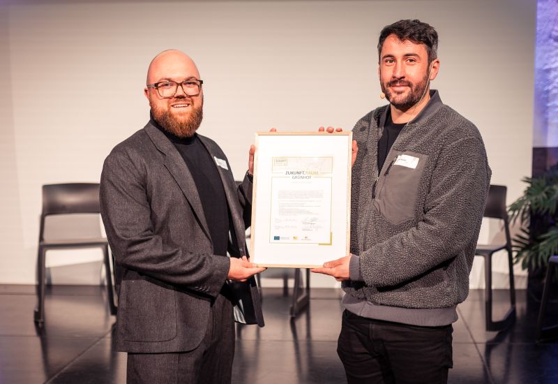Zukunft.Raum Grünhof Urkundenübergabe